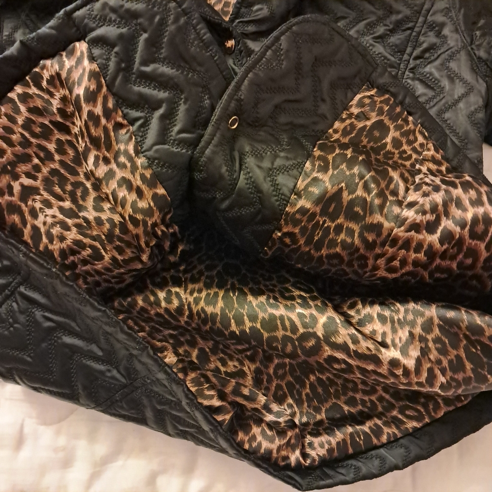 St. John Coat Women's Medium M Black Quilted Designer Fox Fur Luxury Statement - Picture 7 of 16
